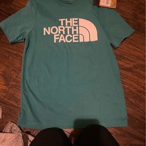 women’s north face t shirt